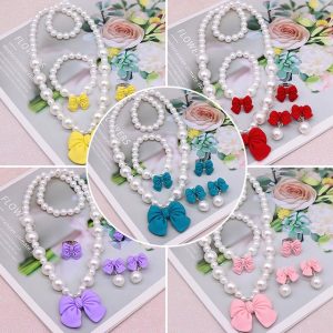 Bow Pendent Necklace